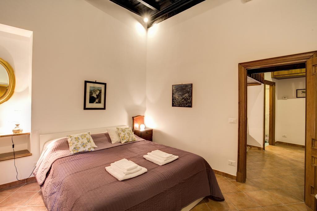 Apartment Navona Flowers Rom